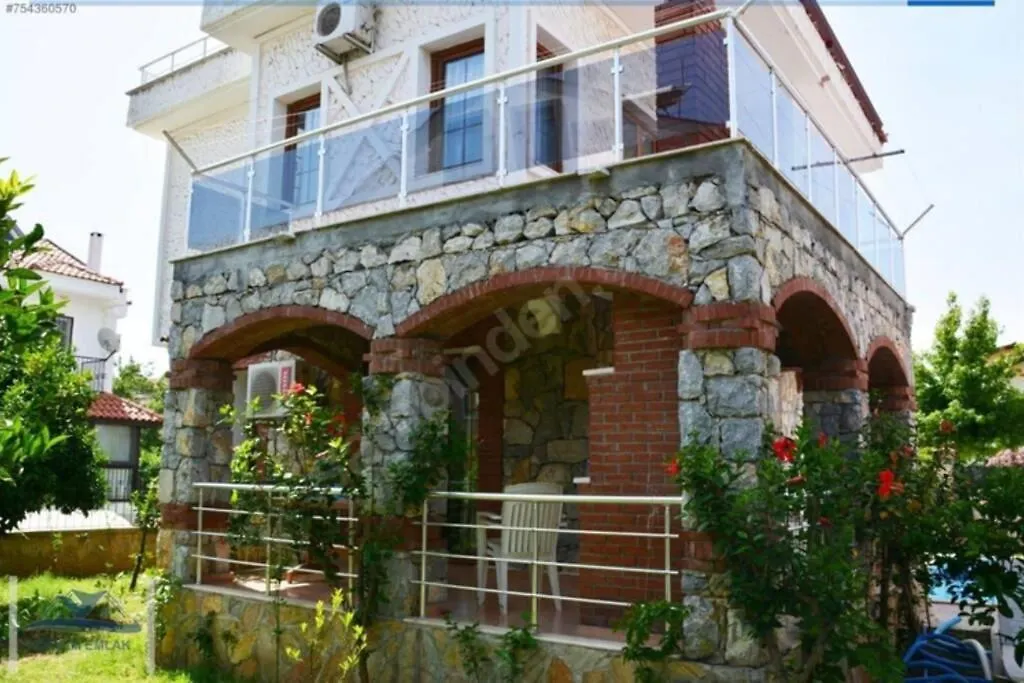 Baris Manco Bulvari Villa